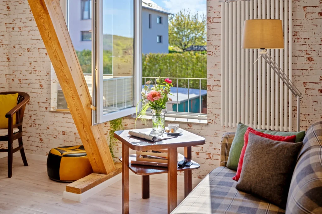 Opholdsområde, detalje med sidebord