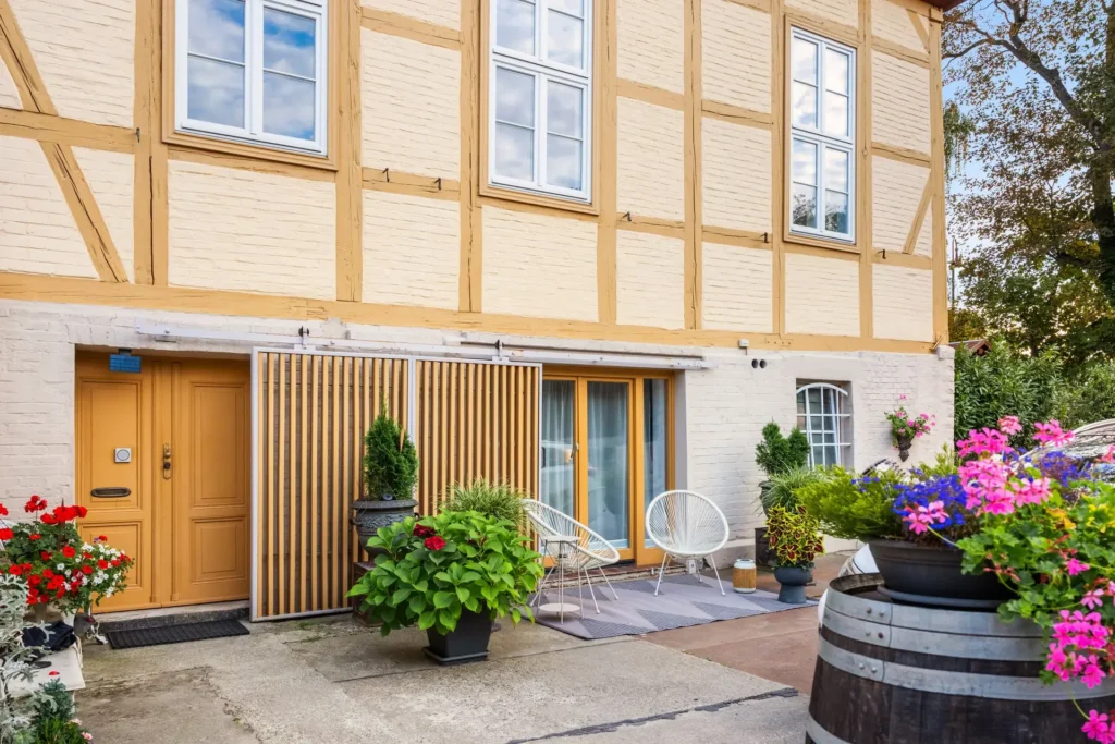 Egen terrasse ved indgangen